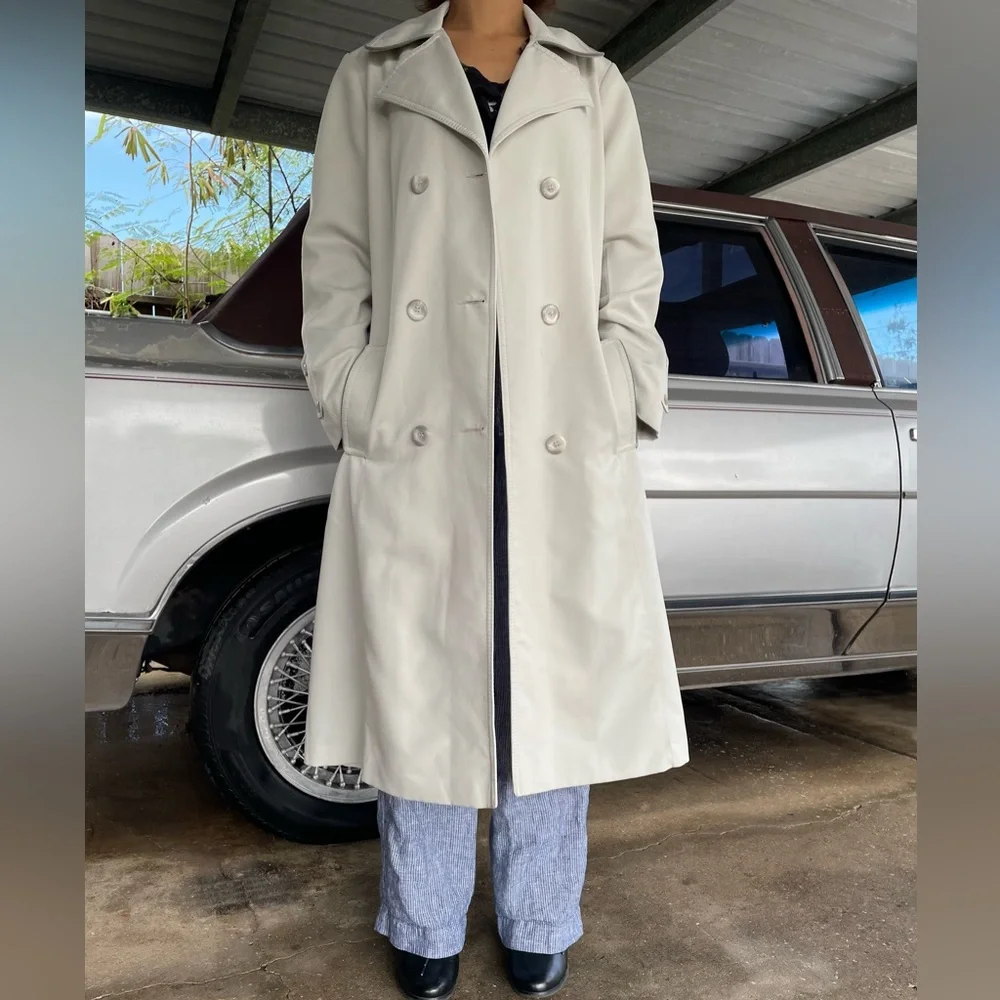 🔥Vintage Forecaster Of Boston Double Breasted Pale Gray Midi Length Trench Coat - Picture 2 of 15